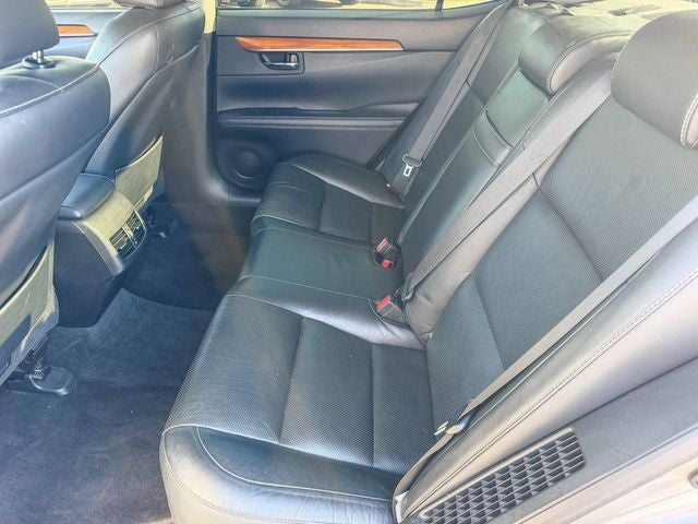 2015 Lexus ES 300h