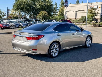 2015 Lexus ES 300h