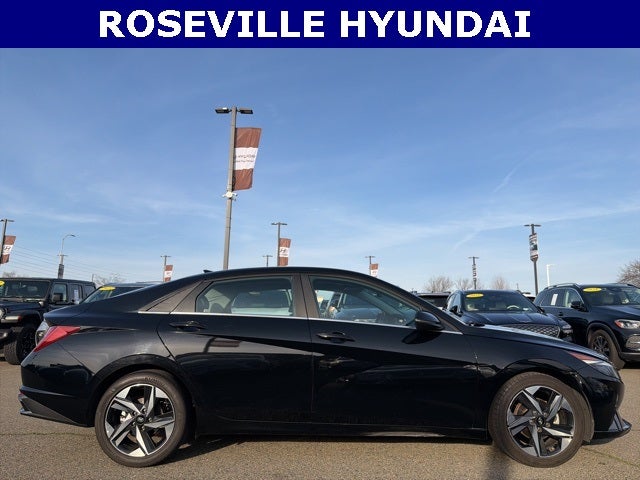 2023 Hyundai ELANTRA Limited